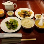 煌蘭 - セット全景。ザーサイが美味しかったです、、、という印象