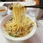 新御茶ノ水 萬龍 - 麺上げ。