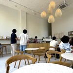 Coffee District Buitenveldert - 店内