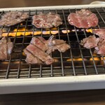 デブちゃん焼肉処 - 