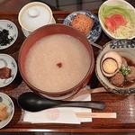 神戸岩茶荘 - 八角風味の肉団子薬膳粥