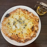 高崎 芸術野菜とイタリアンピッツァ マーロ - クアトロフォルマッジ