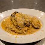 東灯 - 牡蠣のペペロンチーノ