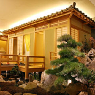 A Japanese garden with eye-catching seasonal plantings. Equipped with a private room where you can relax