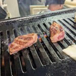 焼肉やっちゃん - ガスロースターで焼き焼き