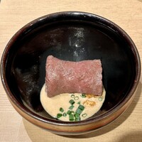 日本焼肉はせ川 表参道店 - 霜降り和牛もも肉網焼きしゃぶ