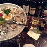 Bistro Boudin - これがハッピーアワーのオイスターたち　４種類のオイスターが混載されていました（＾Ｏ＾）