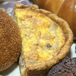 パン プロスパー - キッシュはこれだけでお腹いっぱい！