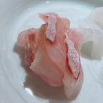 温石 - 真ハタです。皮目に軽く熱が入り、食感の変化を楽しめます