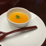 はん亭 - 杏ジャムがのった杏仁豆腐