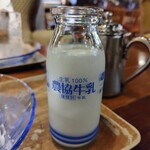 上高地 あずさ珈琲 - 330円(税込)追加したこの牛乳が甘くて美味しすぎました。