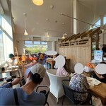 ココラデ - イートインの店内