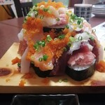 寿司酒家 七福食堂 - 料理写真:海鮮なだれ寿司　¥1749(税込)