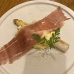 イタリアンレストラン レガーロ テッラ - ホワイトアスパラと生ハム