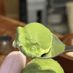 ホワイトバード コーヒー スタンド - ゆず香る抹茶とコーヒーのパフェ