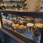 ホワイトバード コーヒー スタンド - 店内の雰囲気