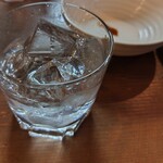 十笑 - 芋焼酎のロックも進みます。