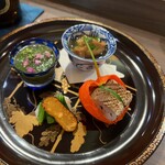 又一 - ツブ貝　カマスの棒寿司　カラスミとカブ　もずく酢