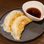 飲んべぇ食堂 らくだ屋 - 餃子ハーフサイズ