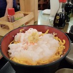 かに・海鮮問屋 魚どん亭 - 白えび&カニ丼　生姜のせ