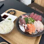 魚屋とし - 