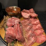 厚切り牛タン 焼肉 一心たん助 - 