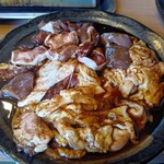 又兵衛 旭店 - ミックスホルモン　焼き前