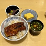 料亭 一〆 - 半身のうな丼（税込み２８００円）