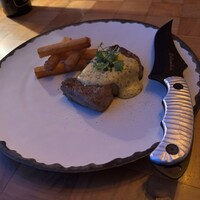 ザ タヴァン グリル＆ラウンジ - 