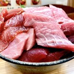 天然本マグロ専門店 司 - マグロ最強丼