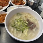 훼미리 손칼국수보쌈 - 