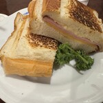 カフェド銀座みゆき館 - ハムとチーズのプレスサンド