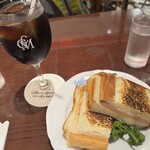 カフェド銀座みゆき館 - ハムとチーズのプレスサンド+アイスコーヒー