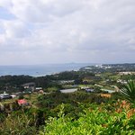 花人逢 - 伊江島が正面に