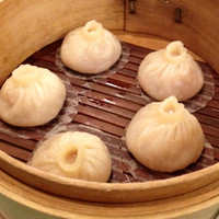中国料理 盤古殿 新横浜プリンスホテル店 - 熱々スープの小籠包 580円