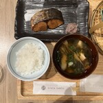 SALON GINZA SABOU こめ食堂 - さわらの西京焼き、具沢山の味噌汁、ご飯