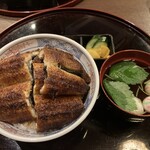清月 - 鰻の一切れが大きめに切られてます