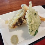 母ちゃんの店 わがや - 天ぷらは舞茸、南瓜、大葉