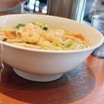 満洲園 - えびラーメン（しめじ多め）