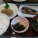 サバ　コロッケ定食　730円　半ライスは-50円 
