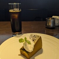 IL PINOLO SKY TERRACE 横浜 - 紅茶のシフォンケーキ