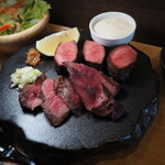 ギュータンベロンチョ - 厚切り牛タンと薄切り牛タンセット