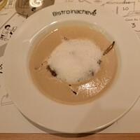 ビストロ・イナシュヴェ - キノコのポタージュ 黒トリュフ香る泡を添えて