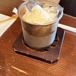 御影ダンケ - キーンと冷えたコップのウインナー珈琲 800円