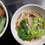 ハオツァイ - ポークご飯と薬膳スープ春雨ヌードル