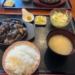 もも焼き　縁 - 料理写真:もも焼き定食(220g)