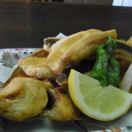 武蔵野 - 鰈の身は厚く、ふっくら揚がっています