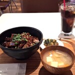 MID ミッドダイニング - 斜めから