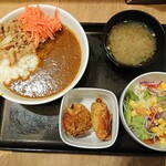 吉野家 - 牛魯珈カレー／唐揚げ２個／野菜サラダセット