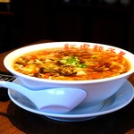 紅虎餃子房 - 料理写真:サンラータン麺